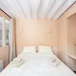 Elegant Parisian Apartment, Place Des Vosges