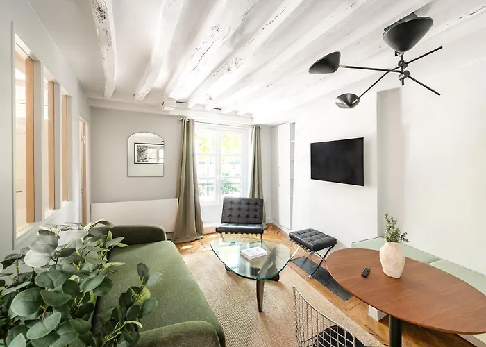 Elegant Parisian Apartment, Place Des Vosges