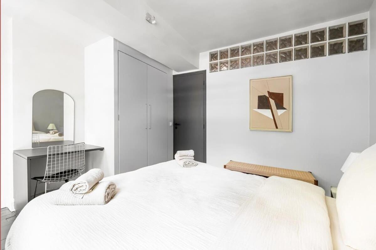Elegant Parisian Apartment, Place Des Vosges